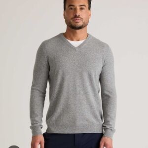 Quince Men's V-Neck Sweater in Light Gray Size LARGE
